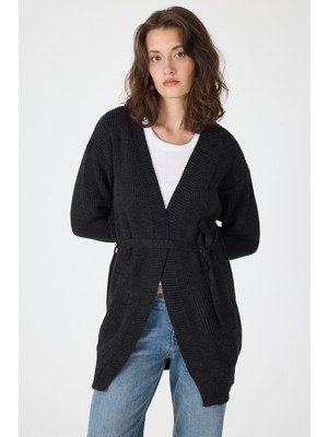 Siyah Kuşaklı Örme Kadın Hırka 6905