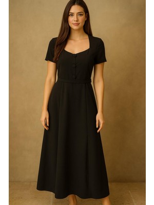 Siyah Kare Yaka Elbise