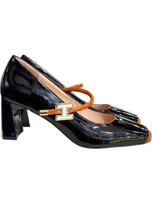 Siyah Rugan Hakiki Deri Burnu Taba Rugan Bantlı  Topuklu Ayakkabı