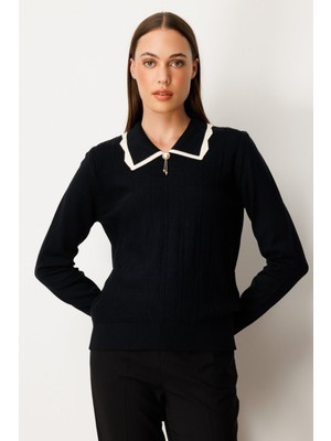 On Yakası Aksesuar Detaylı Triko Kazak Siyah 65363
