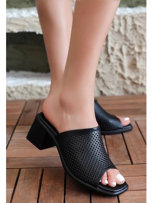 Biçomi Zanna Siyah Cilt Topuklu Terlik