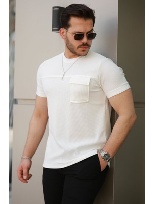 Erkek Cepli Kolyeli Kısa Kollu Örme Kumaş T-Shirt