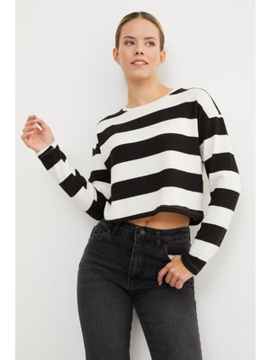 Kalın Çizgili Crop Ince Triko Kazak