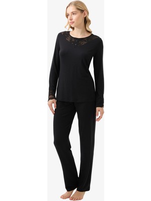Siyah Dantel Detaylı Kadın Pijama Takımı – Uzun Kollu, Yumuşak Kumaş C7T1N915