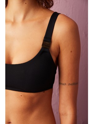 Siyah Maya Askıları Aksesuar Detaylı Bikini Üstü