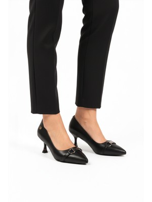 Siyah Kadın Kısa Ince Topuklu Ayakkabı PC-55015 Z