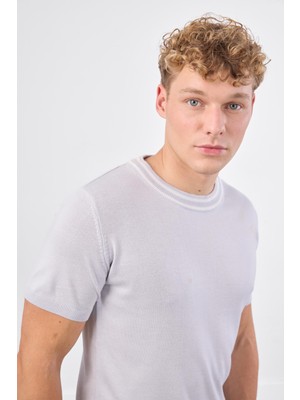 Açık Gri O Yaka Düz Renk Kısa Kollu Slim Fit Triko T-Shirt