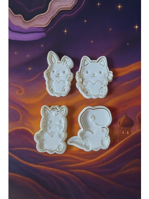 Hayvan Kurabiye Kalıbı Seti 4lü Beyaz – Tavşan, Kedi, Zebra ve Dinozor Hamur Şekillendirme Kalıbı