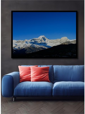 Çerçeve Görünümlü Kar Manzaralı Dağların Büyüleyici Yağlı Boya Görünümlü Ahşap Ofis Kare Tablo