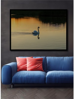 Çerçeve Görünümlü Altın Işıkta Kuğu Gölü Yağlı Boya Görünümlü Dekoratif Ahşap Ofis Kare Tablo