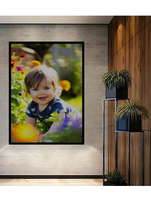 Çerçeve Görünümlü Çiçek Bahçesinde Minik Neşe Sulu Boya Görünümlü Ofis Dekoratif Ahşap Kare Tablo