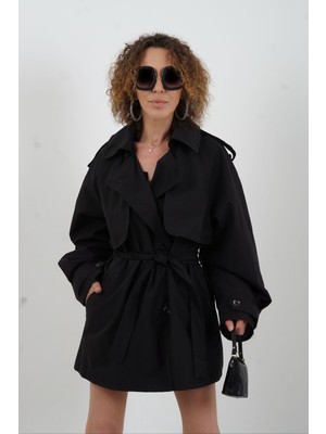 Siyah Kuşaklı Kısa Trençkot