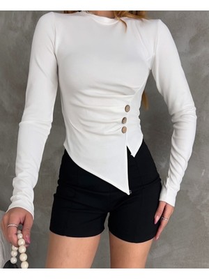 Kadın Asimetrik Kesim Büzgülü Kemik Düğmeli Örme Bluz