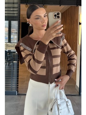 Yaka Detaylı Çizgili Triko Hırka P-00018210