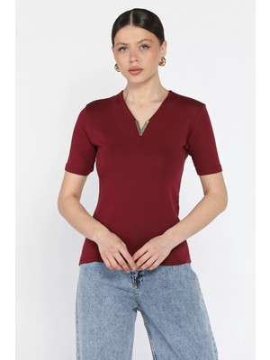 Kadın V Yaka Gold Toka Detaylı Likralı Bluz P-00016688