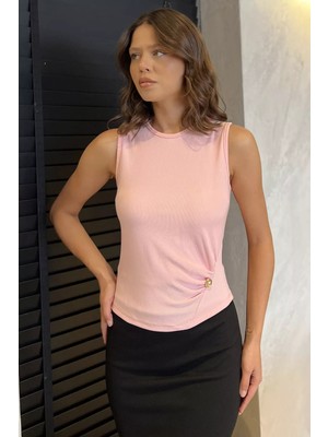Yan Büzgülü Düğme Detaylı Sıfır Kol Bluz P-00017990