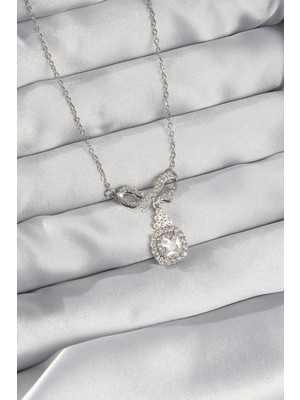 316L Çelik Gümüş Renk Fiyonk Detay Zirkon Taşlı Tektaş Kolye