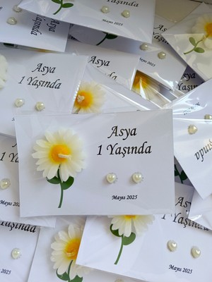 18 Adet Doğum Günü Hediyelik Papatya Mum ve Inci Küpe