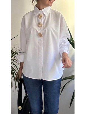 Kadın Gold Aksesuarlı  Beyaz Oversıze Gömlek