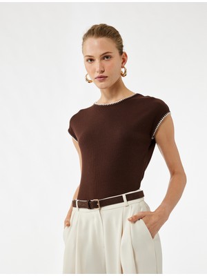 Modal Kumaş Bisiklet Yaka Kroşe Detaylı Kolsuz Tişört