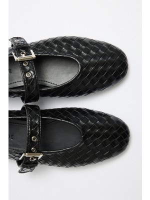 Lutvelizade Babet 2503 - Gümüş Toka Detaylı Siyah Örgü Kadın Babet