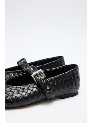 Lutvelizade Babet 2503 - Gümüş Toka Detaylı Siyah Örgü Kadın Babet