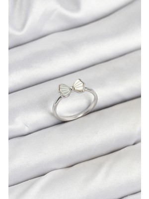 Pirinç Gümüş Renk Fiyonk Model Kadın Yüzük - Lisinya