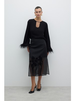 Nakış Işlemeli Yanları Yırtmaçlı Midi Boy Etek Siyah K2615018_001