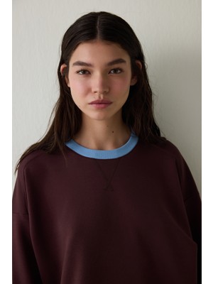 Kahverengi Çiçek Desenli Yakalı Oversize Sweatshirt - Inspired By Flora