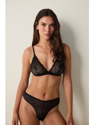 Penti Kadın Siyah Dantelli Balensiz Dolgusuz Üçgen Sütyen 75B Normal Kalıp Şık Tasarım