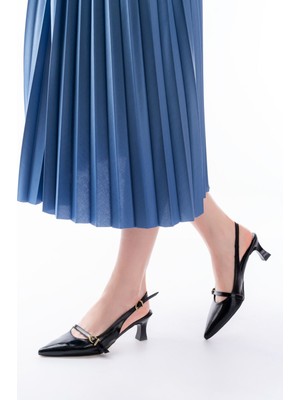 H-470 Siyah Rugan Baret Tokalı Arkası Açık Günlük Kadın Sandalet