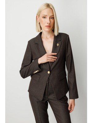 Ekol Kadın Yakası Broşlu Kapak Cepli Ceket 5113 Kahverengi