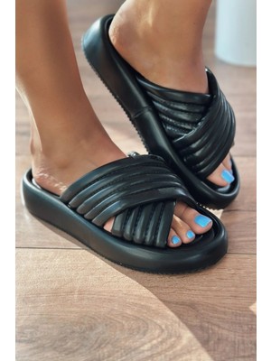 Zayten Mat Deri Siyah Çapraz Bant Detaylı Kadın Terlik