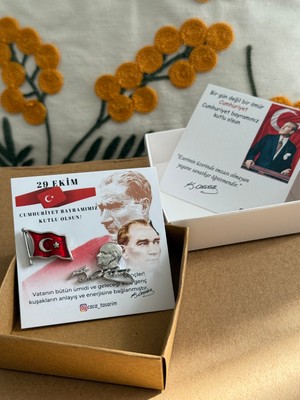 Türk Bayrağı ve Atatürk Yaka Rozeti 2'li Set 29 Ekim Cumhuriyet Bayramı Öğretmenler Günü Kartlı ve Kutulu