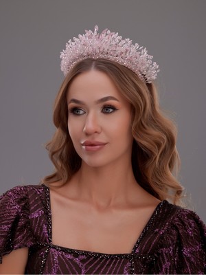 Kristal Gelin Tacı – Işıltılı ve Gösterişli Gelin Aksesuarı