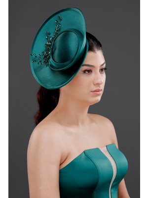 Inci ve Kristal Detaylı Beyaz Nikah Kepi – Zarif Özel Davet Şapkası