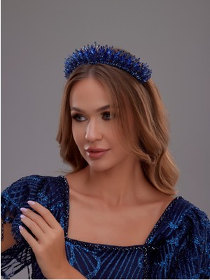 Kristal Taşlı Gelin Tacı – Zarif ve Işıltılı Tasarım