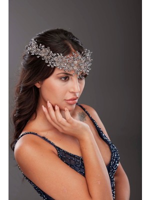 Çiçek ve Kristal Detaylı Gelin Aksesuarı – Işıltılı ve Zarif El Yapımı Saç Aksesuarı