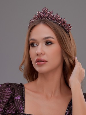 Kristal Taşlı Gelin ve Davet Tacı – Işıltılı Zarif Tasarım