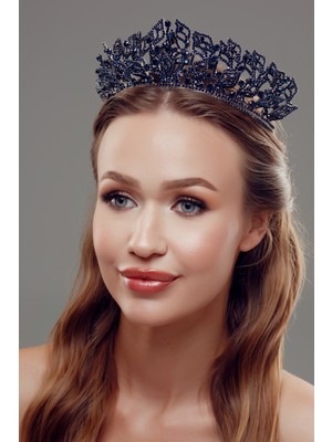 Taş Işlemeli Kristal Gelin Tacı – Zarif ve Gösterişli Tasarım