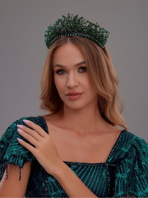 Kristal Gelin Tacı – Işıltılı ve Gösterişli Gelin Aksesuarı
