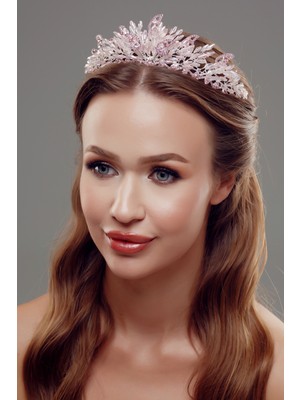 Kristal Taşlı Gümüş Gelin Tacı – Işıltılı ve Asil Tasarım