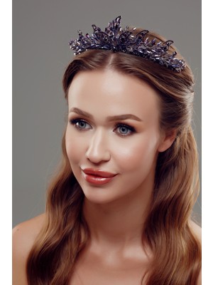 Kristal Taşlı Gümüş Gelin Tacı – Işıltılı ve Asil Tasarım