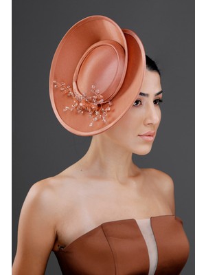 Inci ve Kristal Detaylı Beyaz Nikah Kepi – Zarif Özel Davet Şapkası