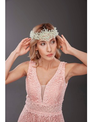Çiçek ve Kristal Detaylı Gelin Aksesuarı – Işıltılı ve Zarif El Yapımı Saç Aksesuarı