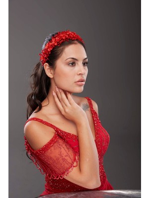 Çiçek ve Kristal Detaylı Gelin Aksesuarı – Işıltılı ve Zarif El Yapımı Saç Aksesuarı