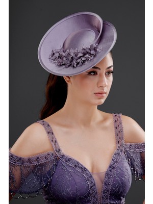 Çiçek Detaylı Özel Tasarım Kadın Kep – Nikah, Nişan, Düğün ve Özel Davet Şapkası