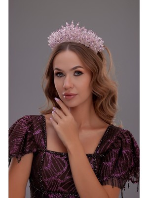 Kristal Çiçek Desenli Gelin Tacı – Gümüş Işıltılı Zarif Tasarım