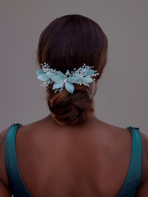Çiçek ve Kristal Taşlı Gelin Saç Tarağı – Zarif Topuz Aksesuarı