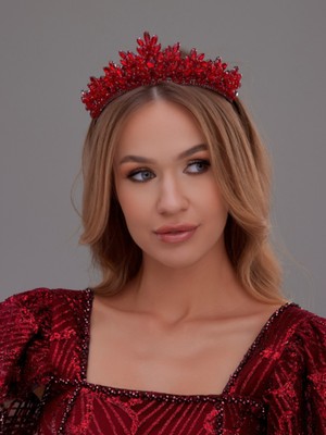 Kristal Taşlı Gelin ve Davet Tacı – Işıltılı Zarif Tasarım